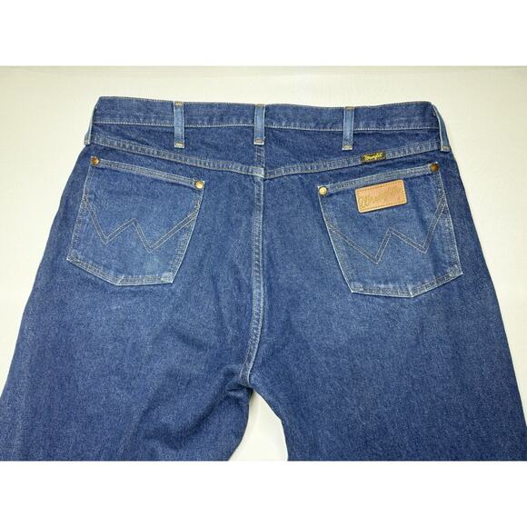 Wrangler 13MWZ Men's Regular Fit Straight Leg Western Blue Jeans - Size 40x31.5 - Picture 4 of 6